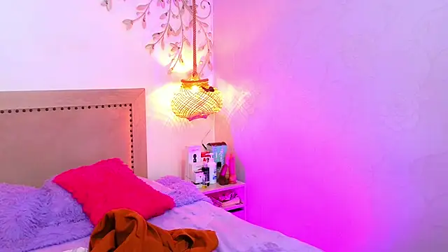 Daphnee- online show from September 2025 11:54:02 AM