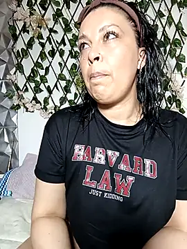 Snapshot of valeria_benett chatting on March 2026 03:17:01 PM valeria benett online show from March 2026 03:17:01 PM