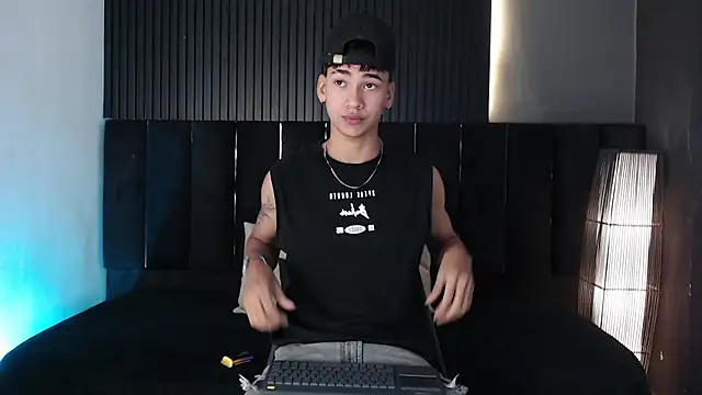 Snapshot of Dominic_ghost chatting on November 2025 12:22:02 AM Dominic ghost online show from November 2025 12:22:02 AM