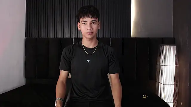 Snapshot of Dominic_ghost chatting on December 2025 02:05:01 AM Dominic ghost online show from December 2025 02:05:01 AM