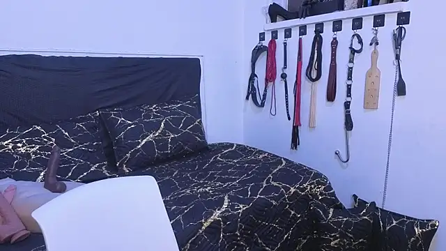 elowen halley1 online show from November 2025 09:57:02 PM