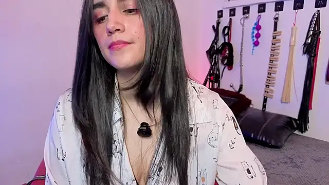 elowen halley1 online show from April 2026 05:51:01 PM