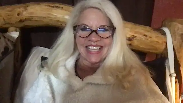 Snapshot of SubMissOlivia chatting on January 2026 01:52:01 AM SubMissOlivia online show from January 2026 01:52:01 AM