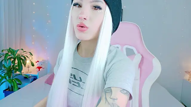 Snapshot of cuteezoe chatting on March 2026 03:45:02 AM cuteezoe online show from March 2026 03:45:02 AM