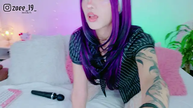 Snapshot of cuteezoe chatting on March 2026 04:23:01 AM cuteezoe online show from March 2026 04:23:01 AM