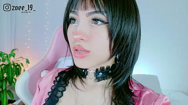 Snapshot of cuteezoe chatting on May 2026 04:06:02 AM cuteezoe online show from May 2026 04:06:02 AM