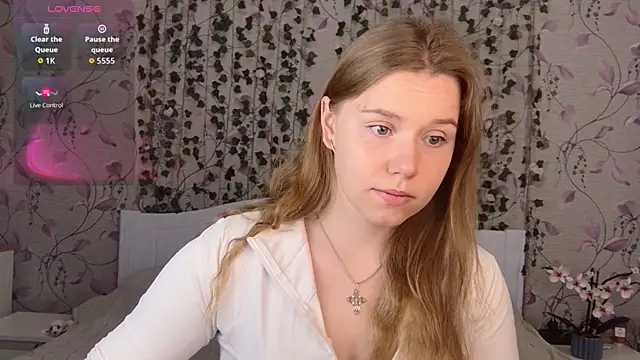 Snapshot of _influensii_ chatting on October 2025 05:08:01 AM  influensii  online show from October 2025 05:08:01 AM