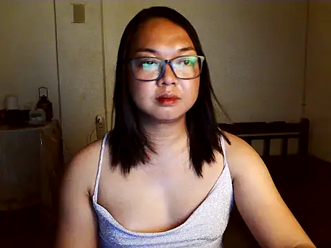 Snapshot of Trishme chatting on October 2025 03:45:01 PM Trishme online show from October 2025 03:45:01 PM