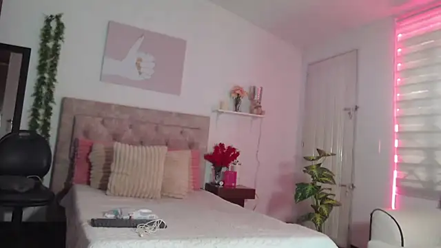 Snapshot of Noapino chatting on July 2026 08:33:02 PM Noapino online show from July 2026 08:33:02 PM