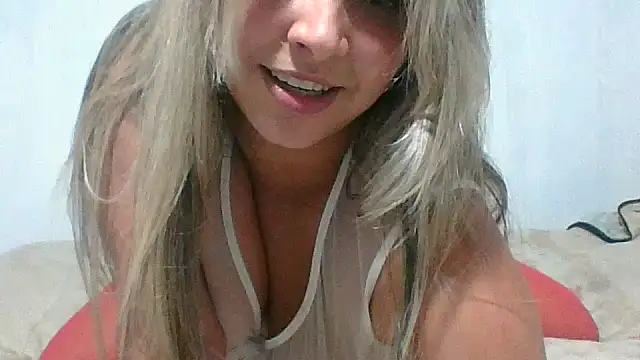 Snapshot of Loirasasafada chatting on April 2026 08:06:02 PM Loirasasafada online show from April 2026 08:06:02 PM