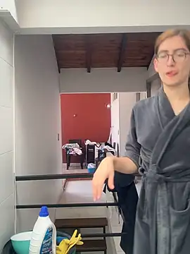 Snapshot of rousseblossom chatting on April 2026 01:42:02 PM rousseblossom online show from April 2026 01:42:02 PM