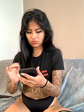 mrskarmaa online show from November 2025 09:10:02 AM