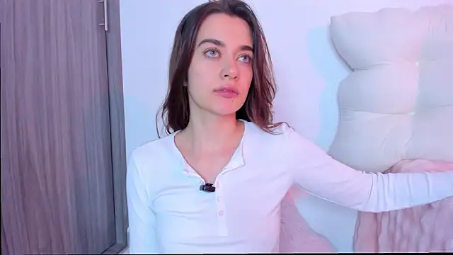 Snapshot of MissLana77 chatting on March 2026 01:24:02 AM MissLana77 online show from March 2026 01:24:02 AM