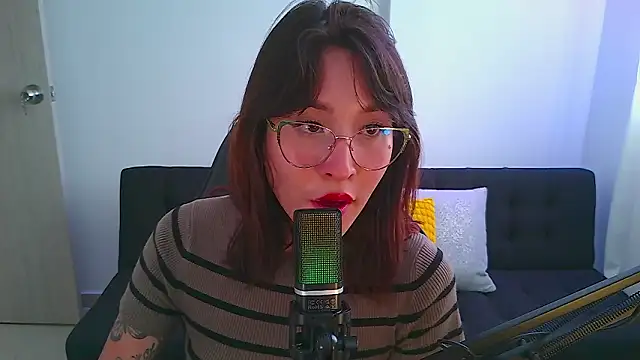 Snapshot of Yulienneg chatting on March 2026 10:15:01 PM Yulienneg online show from March 2026 10:15:01 PM