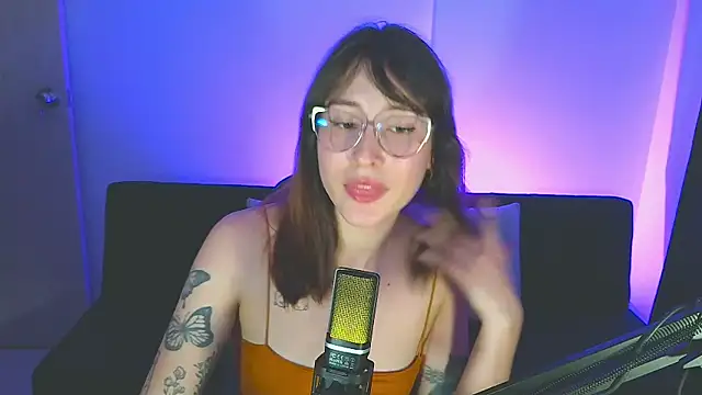 Snapshot of Yulienneg chatting on May 2026 01:55:01 AM Yulienneg online show from May 2026 01:55:01 AM