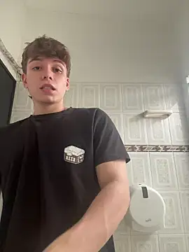 Snapshot of TaylerWhite chatting on April 2026 07:22:01 PM TaylerWhite online show from April 2026 07:22:01 PM