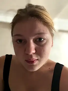 Snapshot of Emaline_Fane chatting on September 2025 06:29:02 AM Emaline Fane online show from September 2025 06:29:02 AM