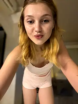 Snapshot of Emaline_Fane chatting on October 2025 06:08:02 PM Emaline Fane online show from October 2025 06:08:02 PM