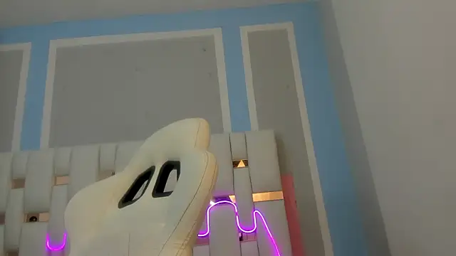 Snapshot of MilkWhore1 chatting on February 2026 07:51:01 PM MilkWhore1 online show from February 2026 07:51:01 PM