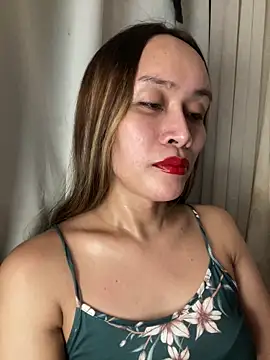 Snapshot of RomanticPearlTS chatting on June 2026 04:21:02 AM RomanticPearlTS online show from June 2026 04:21:02 AM