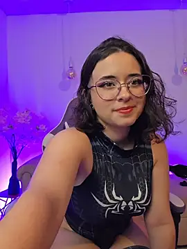 Mia wee online show from February 2026 07:21:02 PM