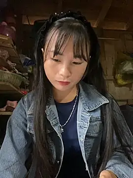 Snapshot of Sunyinn chatting on September 2025 12:49:01 AM Sunyinn online show from September 2025 12:49:01 AM