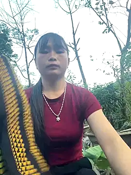 Snapshot of Sunyinn chatting on October 2025 10:07:01 AM Sunyinn online show from October 2025 10:07:01 AM