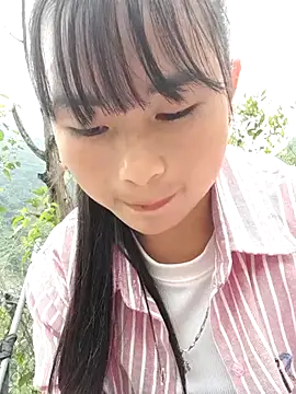 Snapshot of Sunyinn chatting on October 2025 09:52:02 AM Sunyinn online show from October 2025 09:52:02 AM