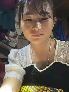 Snapshot of Sunyinn chatting on October 2025 01:01:02 PM Sunyinn online show from October 2025 01:01:02 PM