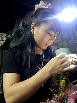 Snapshot of Sunyinn chatting on November 2025 03:19:01 AM Sunyinn online show from November 2025 03:19:01 AM