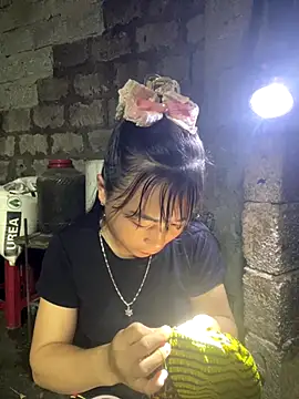 Snapshot of Sunyinn chatting on November 2025 02:34:01 AM Sunyinn online show from November 2025 02:34:01 AM