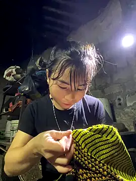 Snapshot of Sunyinn chatting on November 2025 01:48:02 AM Sunyinn online show from November 2025 01:48:02 AM