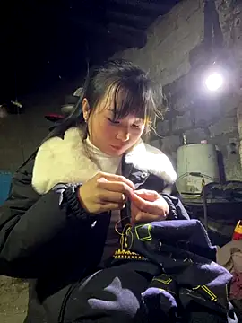 Snapshot of Sunyinn chatting on December 2025 02:27:01 AM Sunyinn online show from December 2025 02:27:01 AM