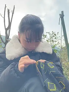 Sunyinn online show from December 2025 01:01:02 AM