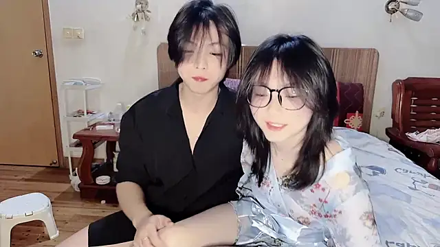 Crush-1 online show from November 2025 04:42:01 PM