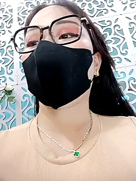 Bonnie-2k online show from October 2025 08:15:01 AM