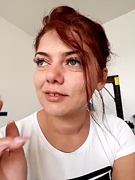 Snapshot of LadyNora chatting on September 2025 06:26:01 AM LadyNora online show from September 2025 06:26:01 AM