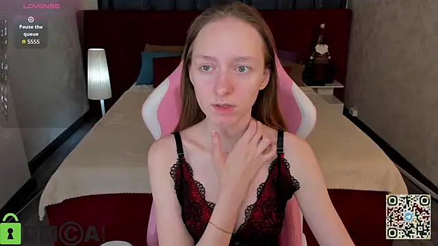 Mia E1fie online show from December 2025 11:22:01 PM