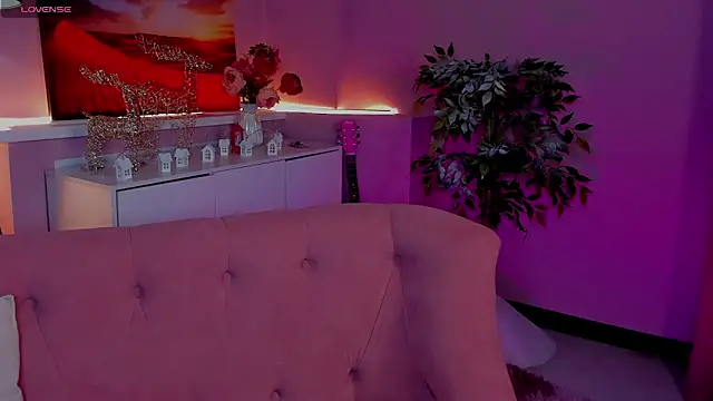 cute luucy online show from February 2026 03:55:02 AM