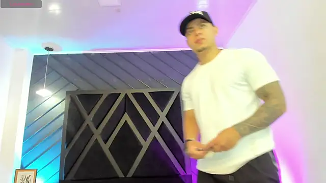 marco garciia  online show from December 2025 11:13:01 PM