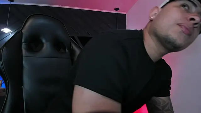 marco garciia  online show from February 2026 11:11:02 PM