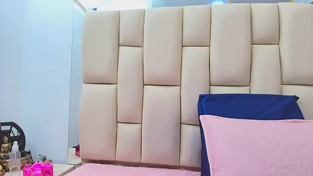 sweet amye online show from December 2025 07:07:01 PM