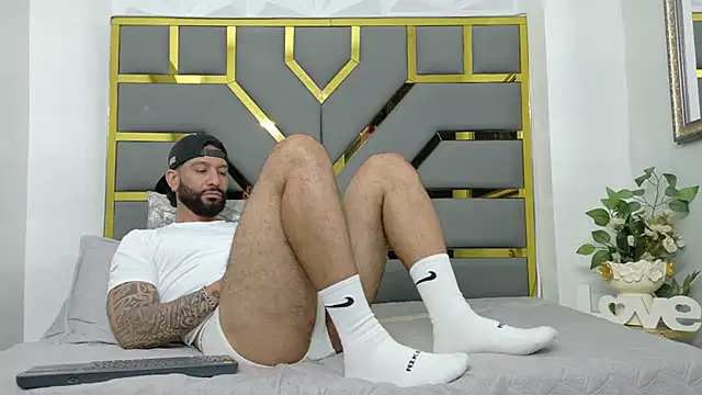 yorbymaxx online show from September 2025 04:23:02 PM