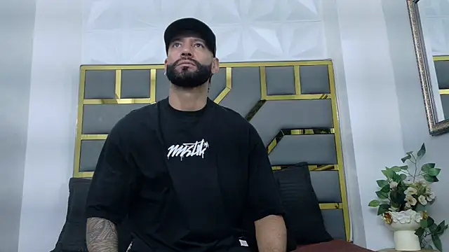 yorbymaxx online show from December 2025 02:56:01 PM