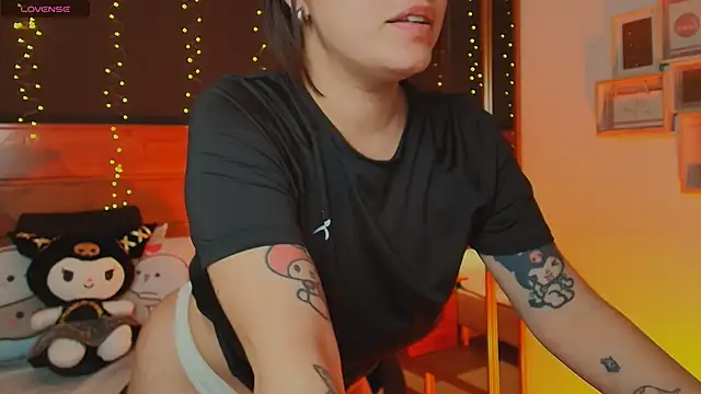 Snapshot of hanna_kimura chatting on November 2025 02:54:02 AM hanna kimura online show from November 2025 02:54:02 AM