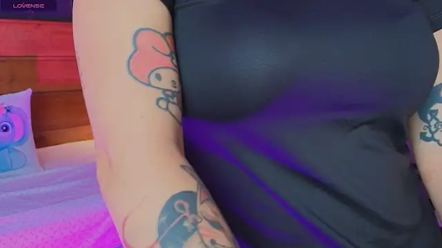 Snapshot of hanna_kimura chatting on November 2025 07:36:02 PM hanna kimura online show from November 2025 07:36:02 PM