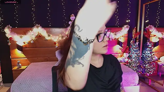 Snapshot of hanna_kimura chatting on December 2025 09:30:01 PM hanna kimura online show from December 2025 09:30:01 PM