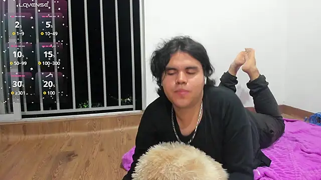 Lady Evelynn online show from December 2025 12:52:02 AM