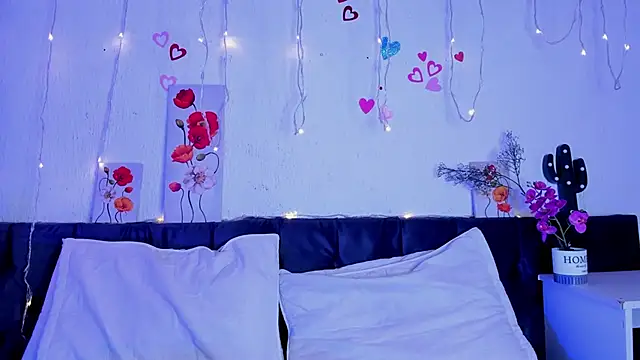 Snapshot of Tommy_Lovee chatting on November 2025 04:02:02 AM Tommy Lovee online show from November 2025 04:02:02 AM