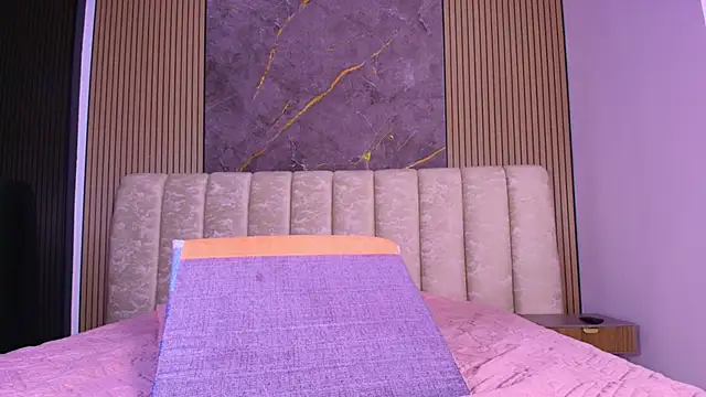 valecastro  online show from December 2025 07:12:02 PM